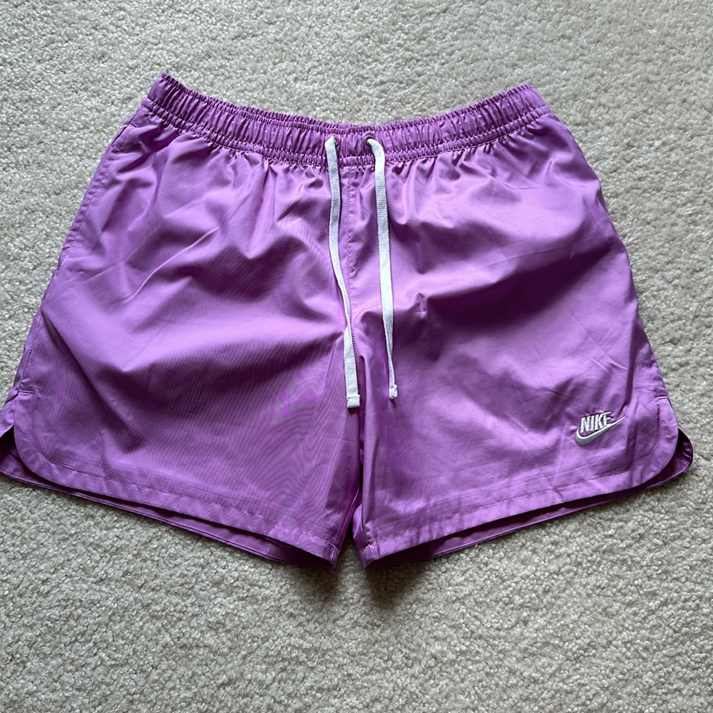 Nike athletic shorts women’s size Large